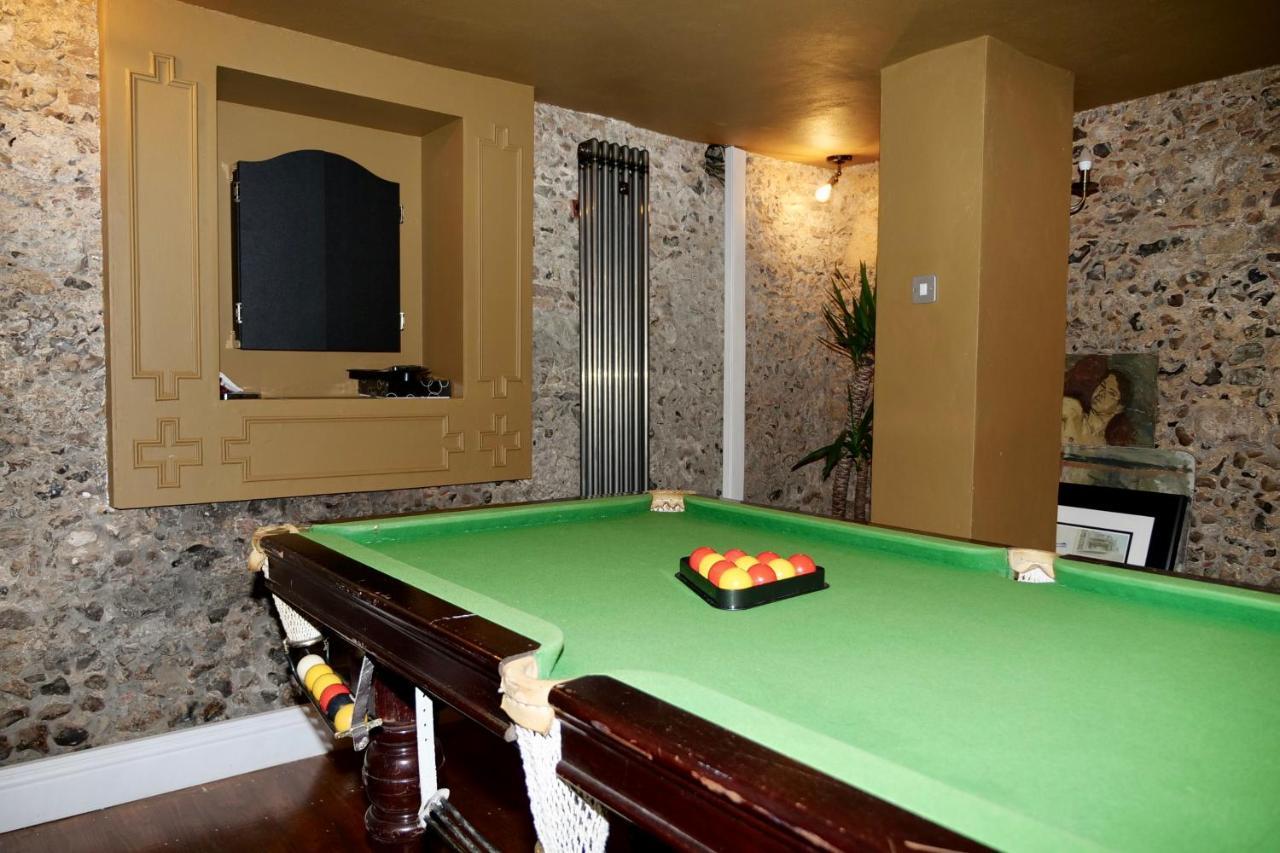 Luxury 9 Bed Manor House Hot Tub Cinema Room Skytv Saffron Walden Exterior foto