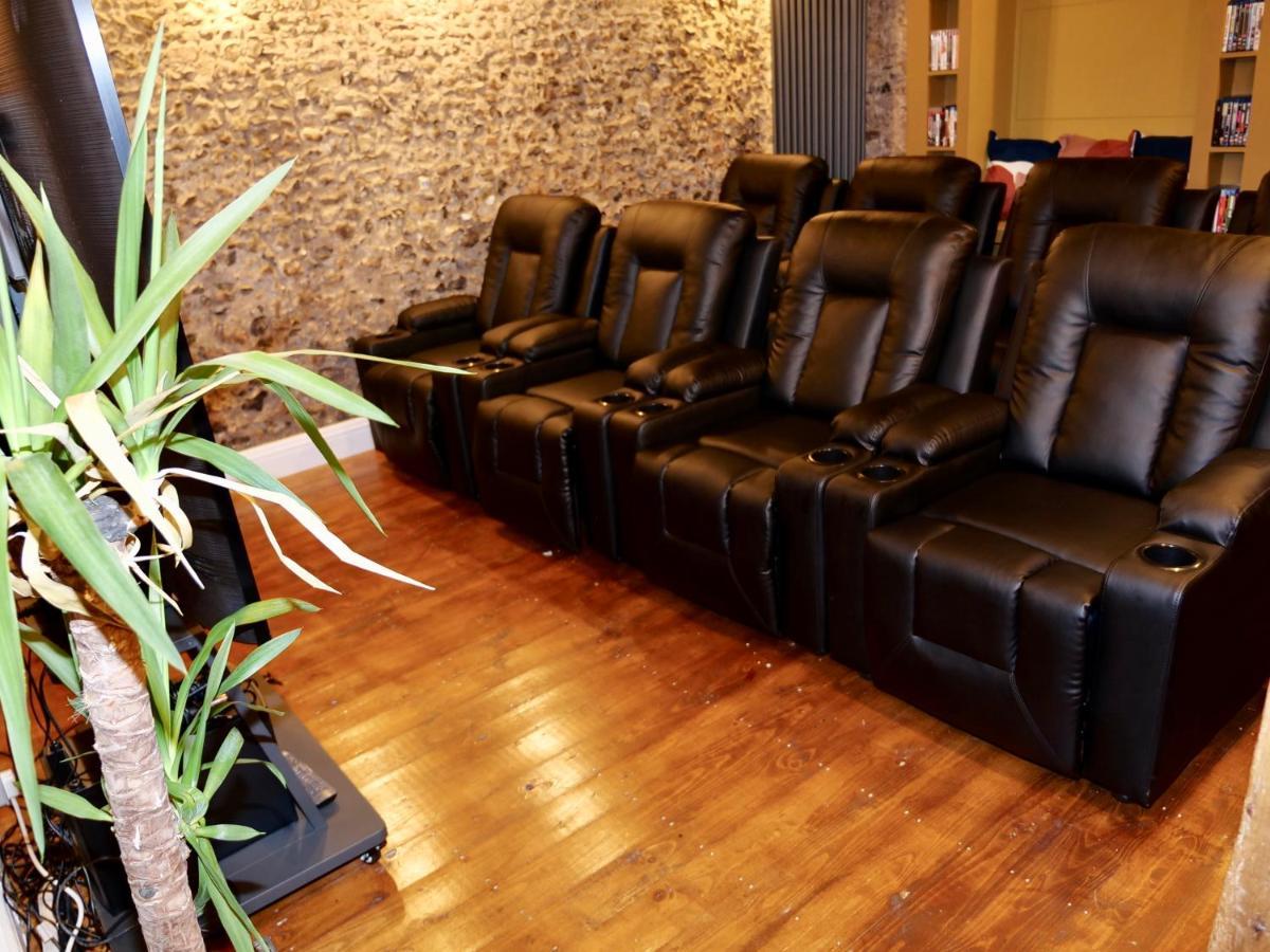 Luxury 9 Bed Manor House Hot Tub Cinema Room Skytv Saffron Walden Exterior foto