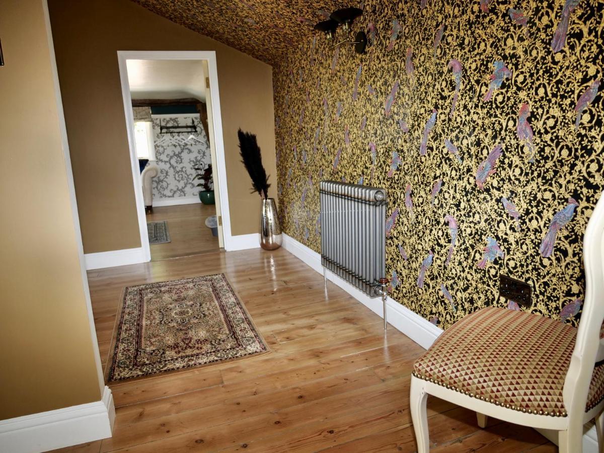 Luxury 9 Bed Manor House Hot Tub Cinema Room Skytv Saffron Walden Exterior foto